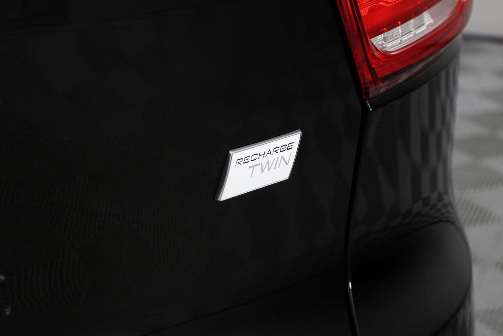 Certified 2023 Volvo XC40 Recharge Ultimate image 20