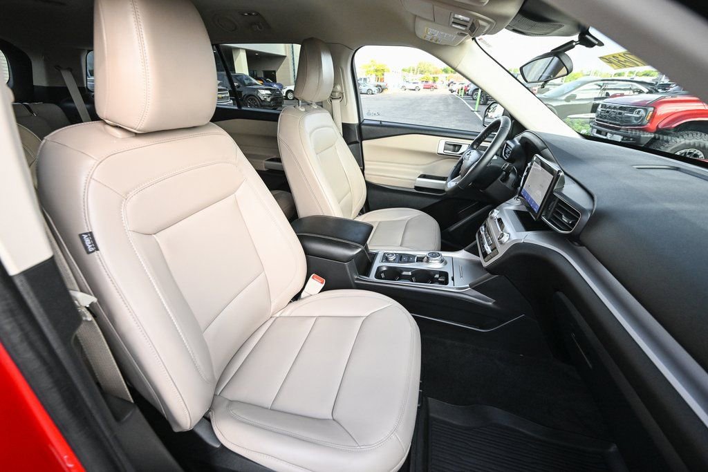 Certified 2023 Ford Explorer XLT w/ Equipment Group 202A image 26