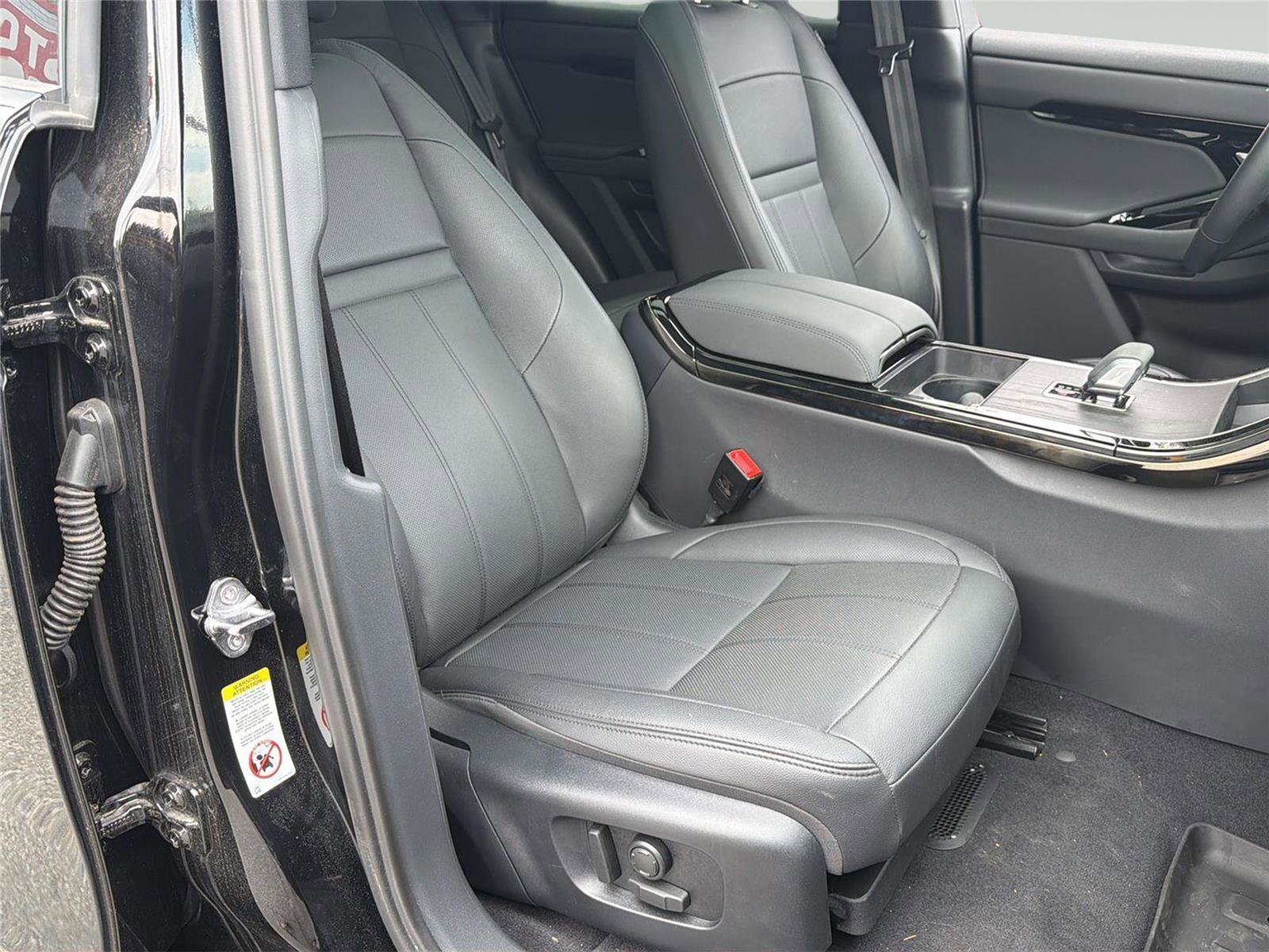 Used 2024 Land Rover Range Rover Evoque S AWD/4WD image 32