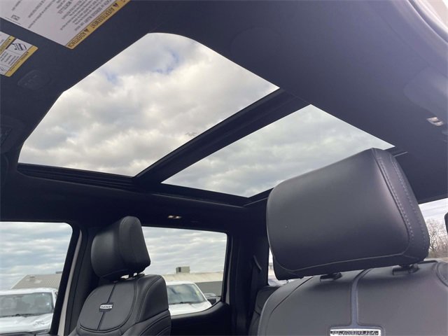 Certified 2025 Ford F350 Platinum w/ FX4 Off-Road Package image 18