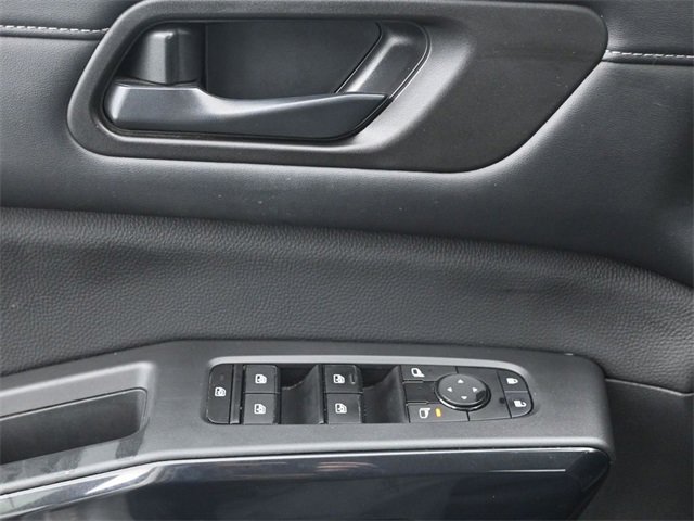 Used 2024 Nissan Pathfinder S image 27