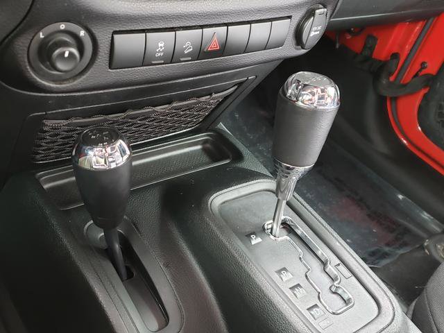 Used 2018 Jeep Wrangler Unlimited Sport image 24