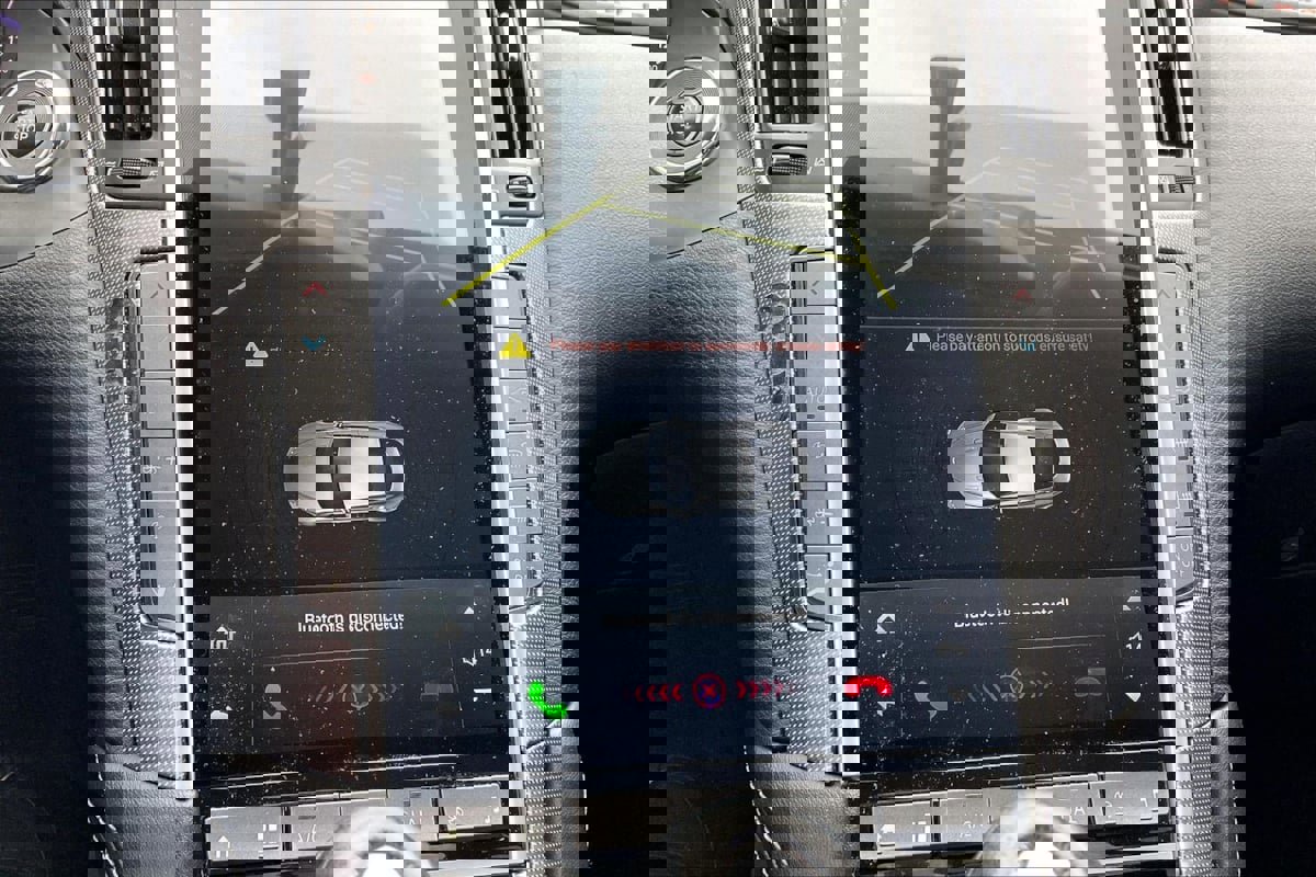 Used 2015 INFINITI Q50 Premium w/ Navigation Package image 21