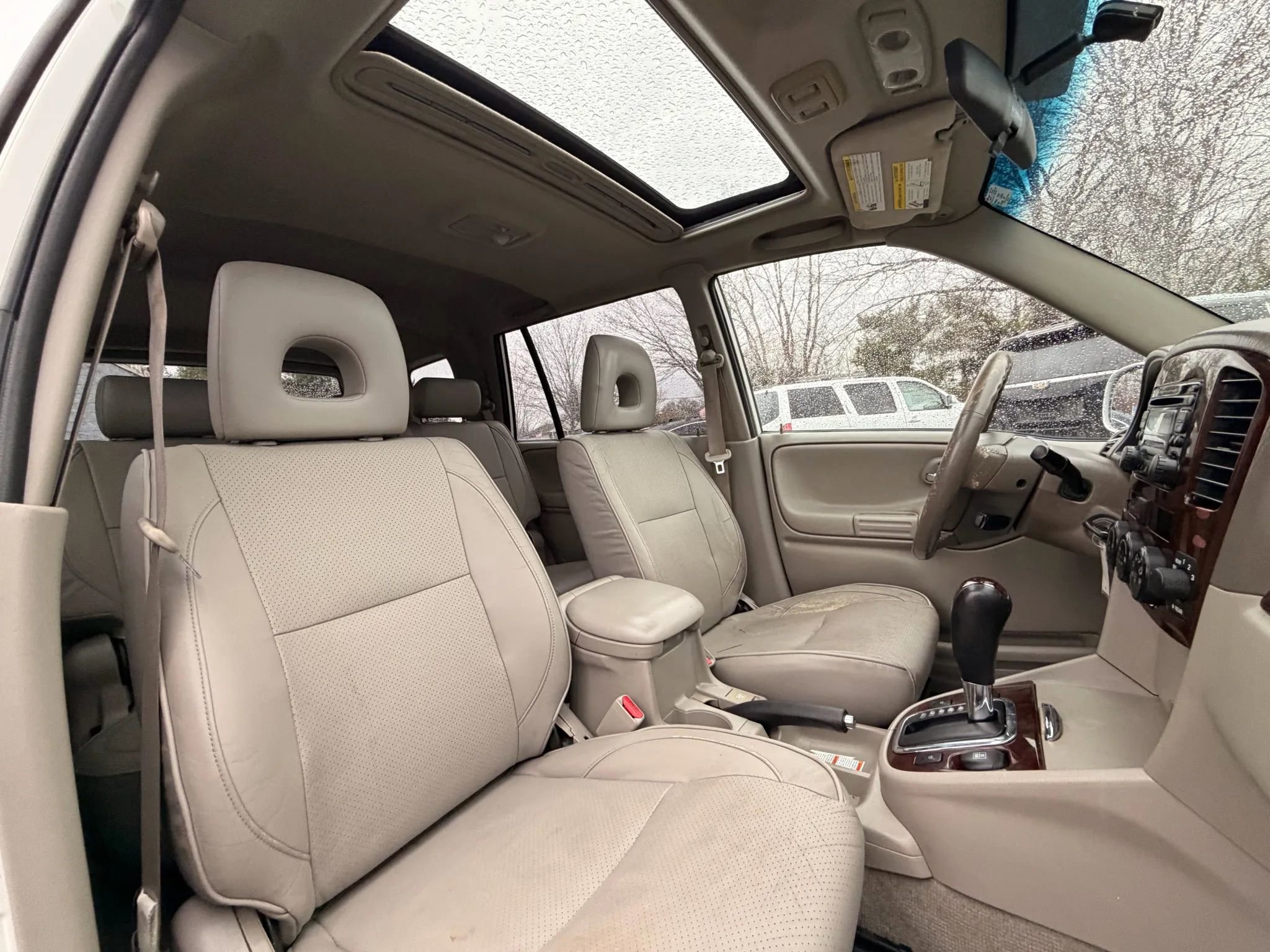 Used 2004 Suzuki XL7 LX image 16