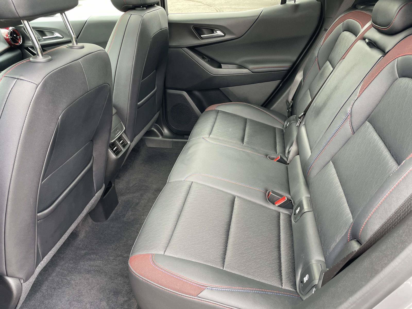 Used 2025 Chevrolet Equinox RS w/ Safety and Technology Package FWD image 10