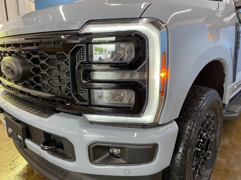 New 2025 Ford F250 Lariat w/ Lariat Ultimate Package AWD/4WD image 6