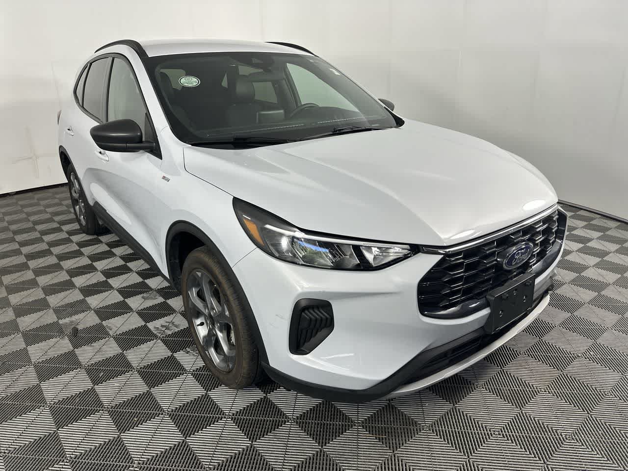 Used 2025 Ford Escape ST-Line FWD image 11