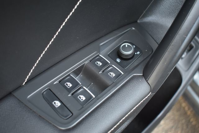 Used 2022 Volkswagen Tiguan SE R-Line image 20