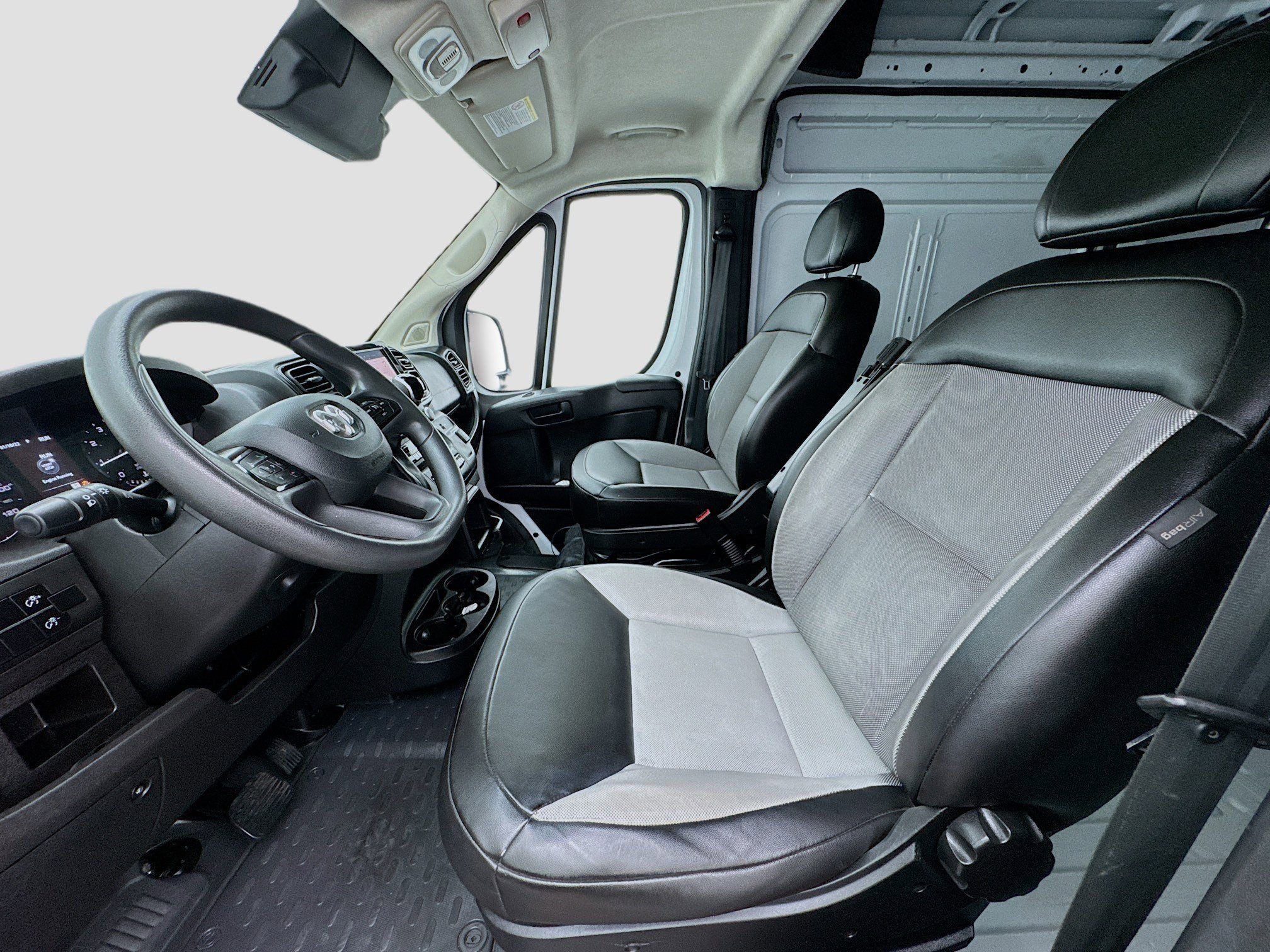 Used 2023 RAM ProMaster 2500 image 12