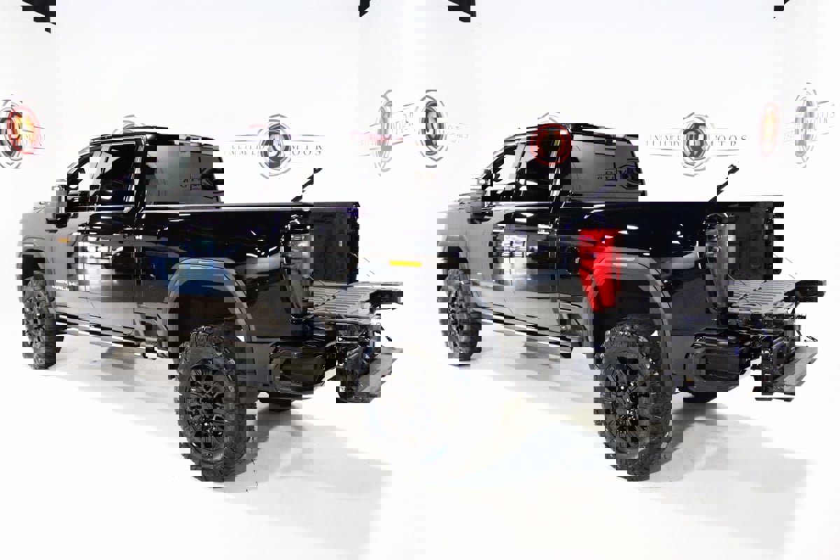 Used 2024 GMC Sierra 3500 Denali Ultimate image 12