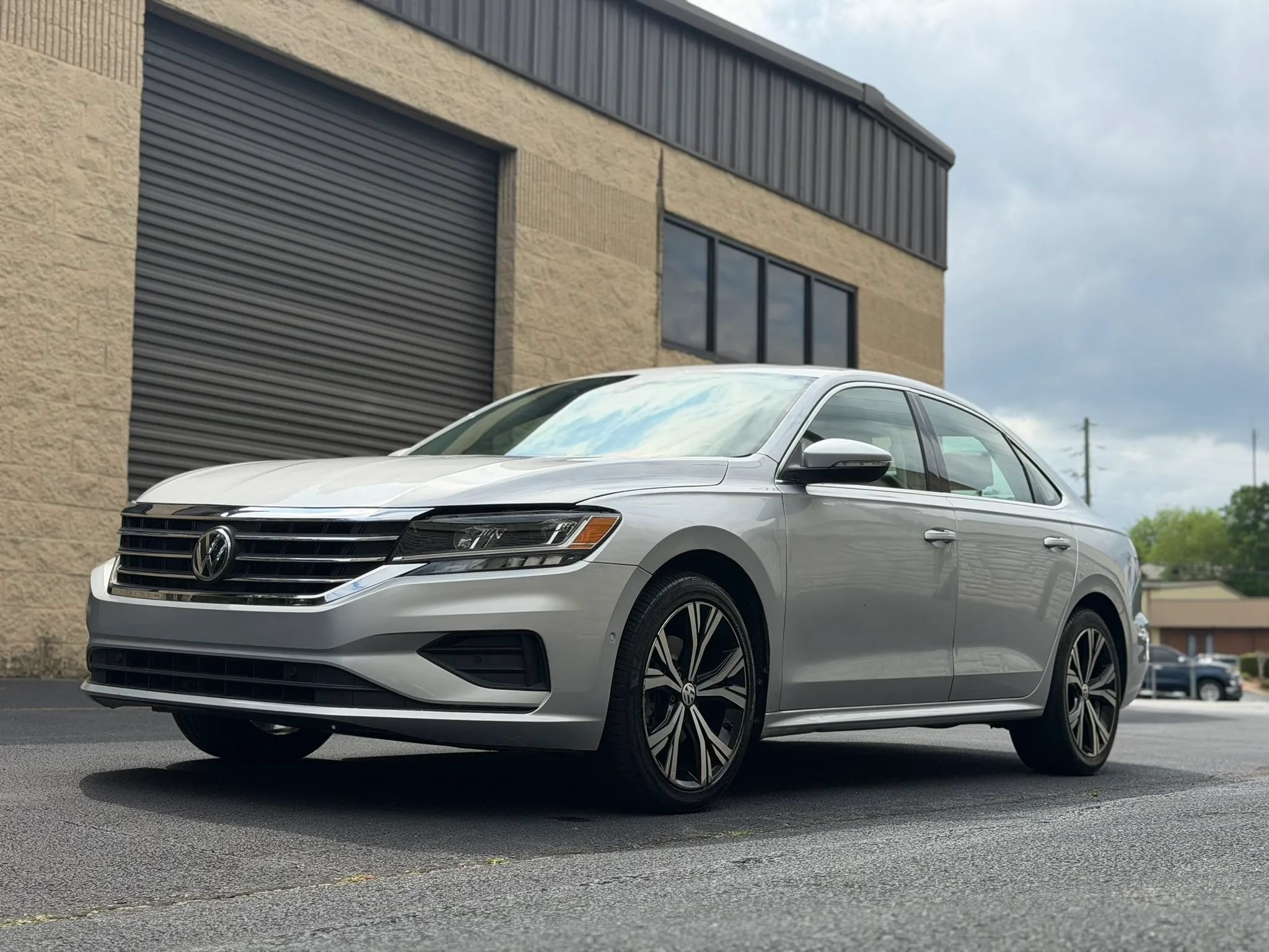 Used 2020 Volkswagen Passat 2.0T SEL FWD image 42