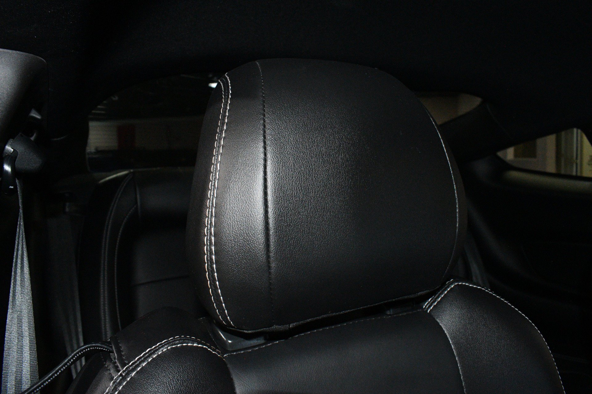 Used 2018 Ford Mustang Premium w/ Equipment Group 201A RWD image 10