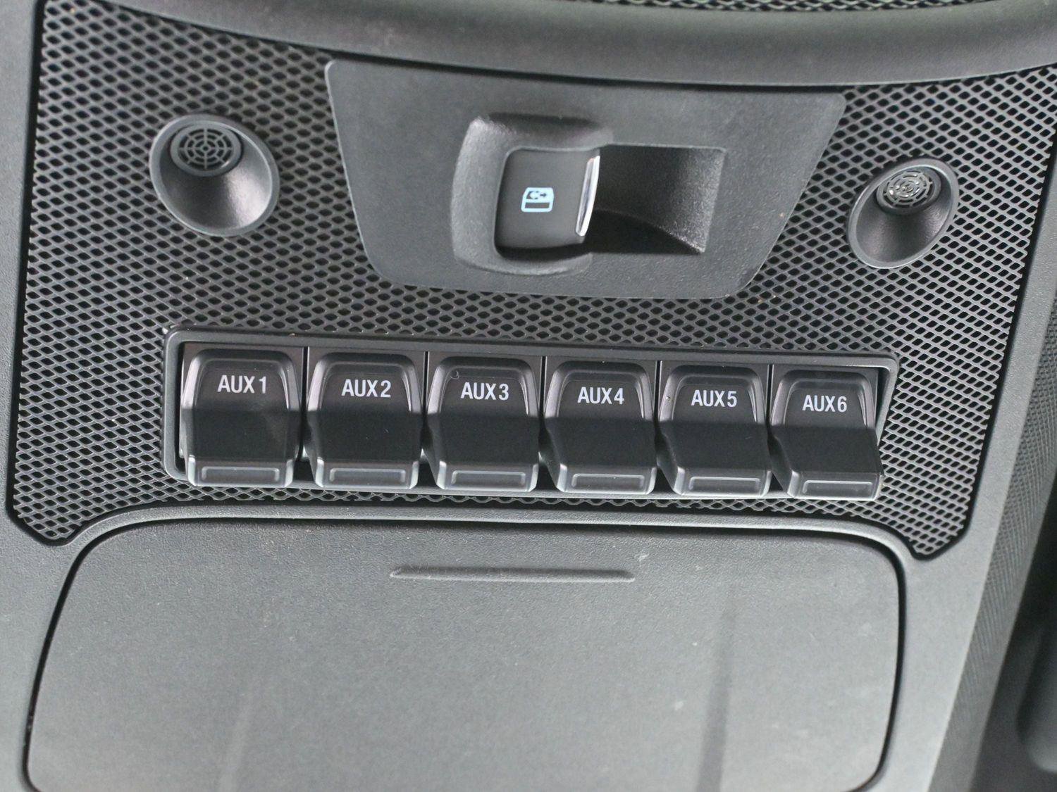 Used 2021 Ford F350 Platinum w/ Tremor Off-Road Package image 34