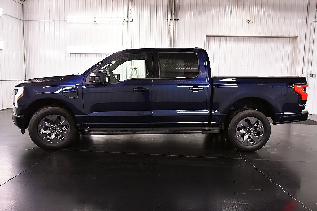 Used 2025 Ford F150 Lightning Lariat AWD/4WD image 4