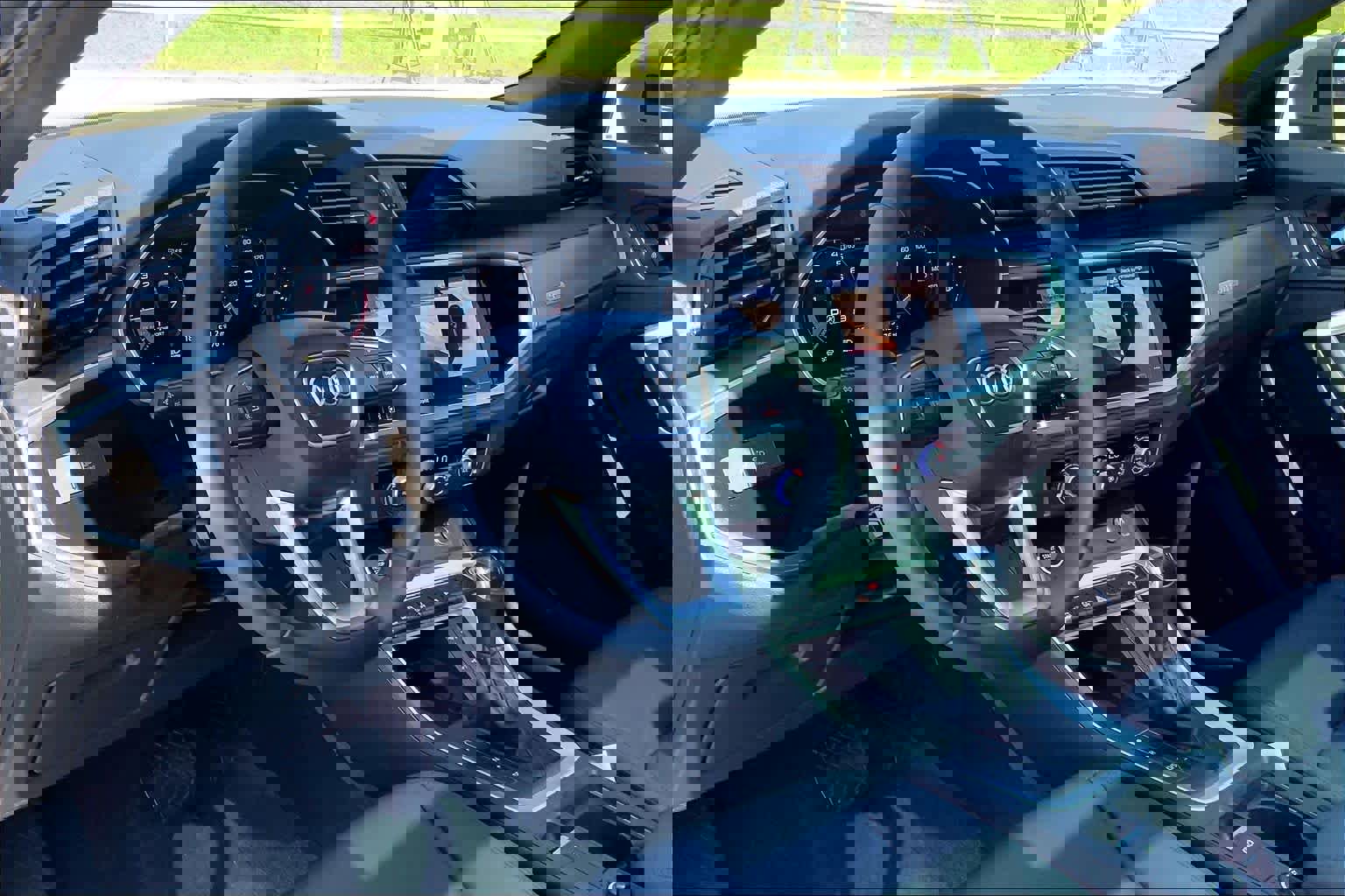 Used 2024 Audi Q3 2.0T Premium Plus image 17