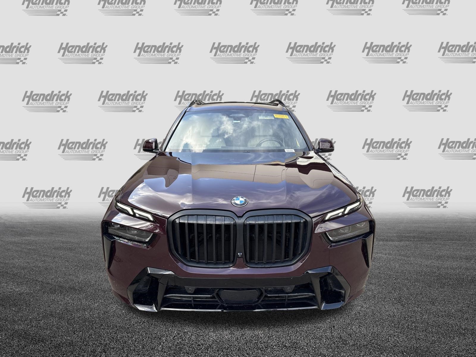 Used 2025 BMW X7 xDrive40i w/ M Sport Package AWD/4WD image 3