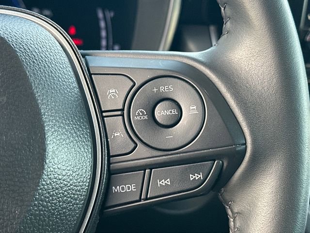 Used 2025 Toyota Corolla Cross XLE w/ Convenience Package image 20