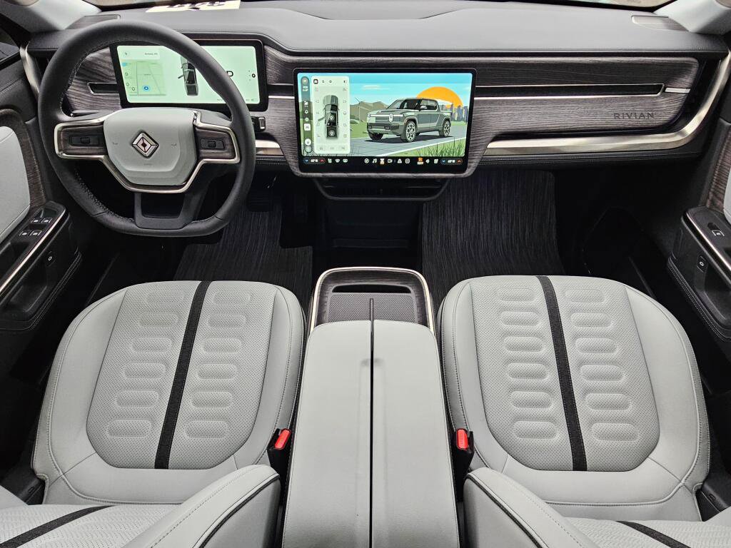 Used 2026 Rivian R1T Adventure Dual AWD/4WD image 19
