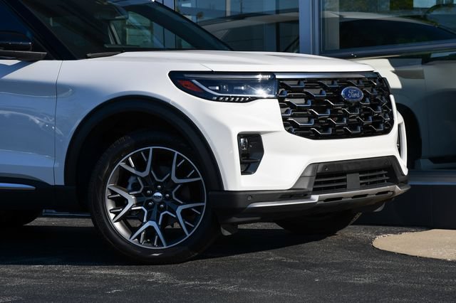 Used 2025 Ford Explorer Platinum w/ Ultimate Package AWD/4WD image 13