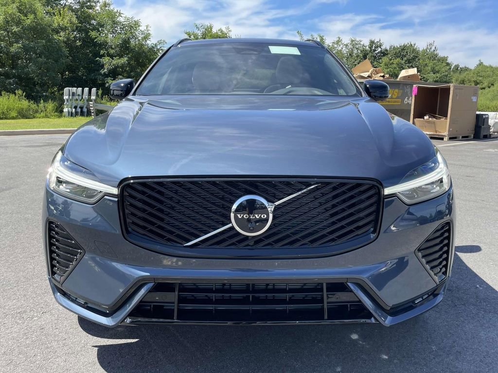 New 2026 Volvo XC60 B5 Plus w/ Protection Package Premier image 24