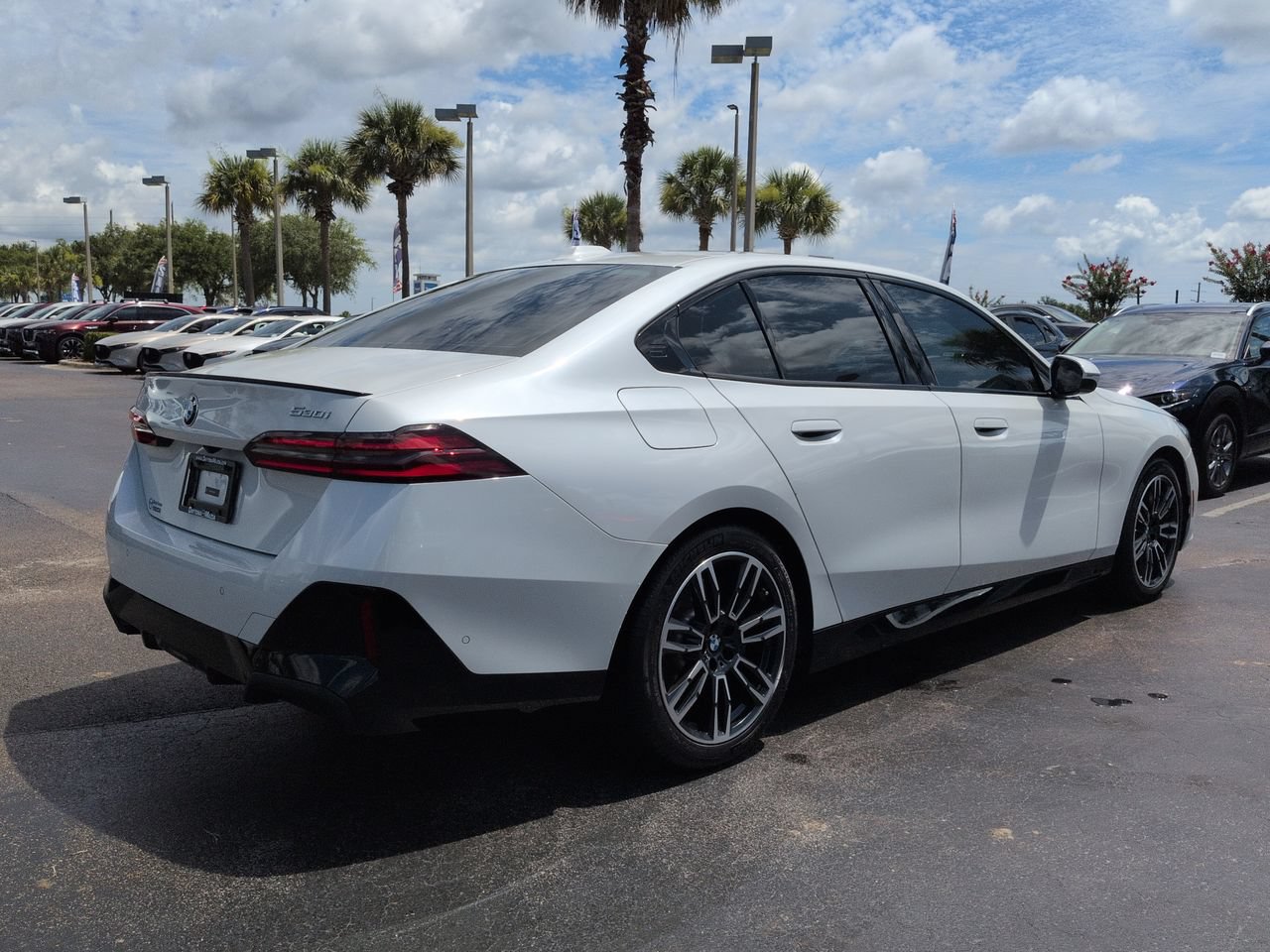 Used 2024 BMW 530i w/ M Sport Package RWD image 4