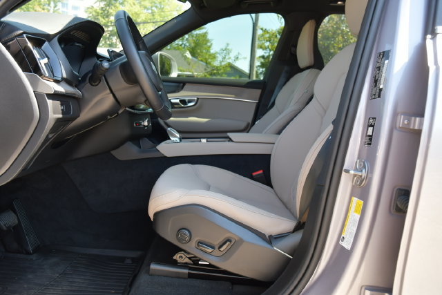 New 2026 Volvo XC90 B6 Plus w/ Protection Package Premier AWD/4WD image 13