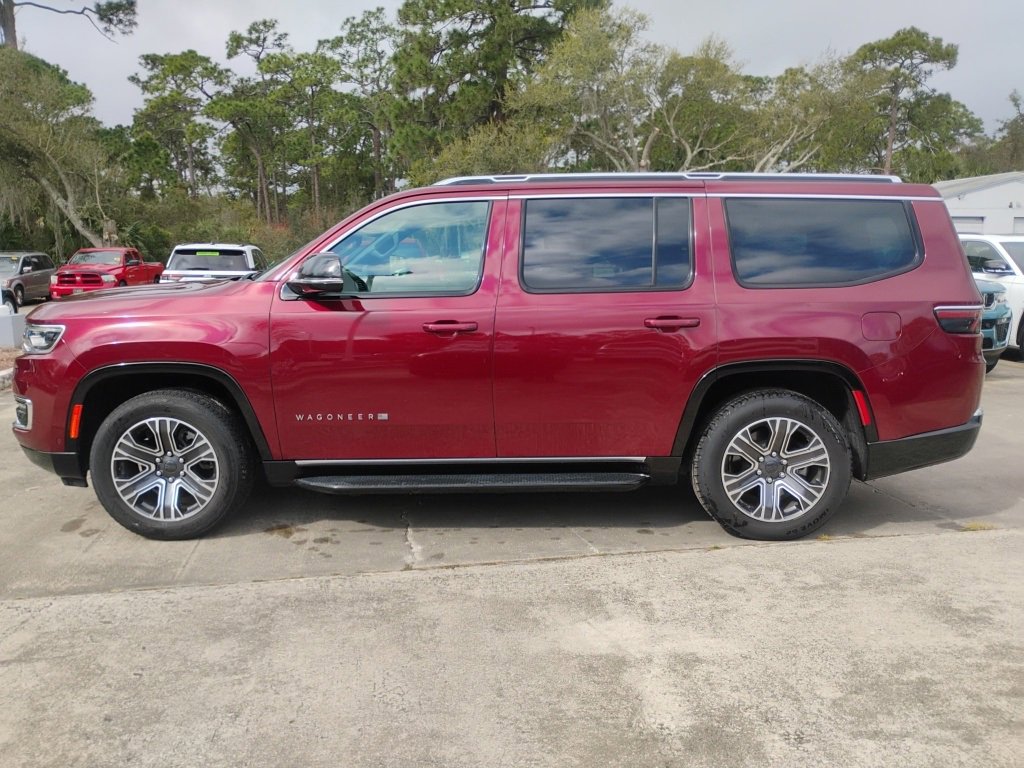 Certified 2024 Jeep Wagoneer Series II w/ Flexible Seating Group image 7