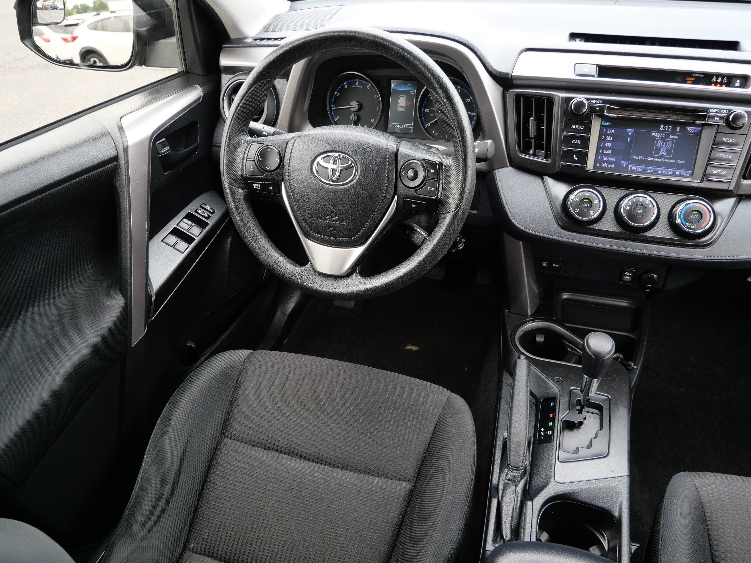 Used 2018 Toyota RAV4 LE w/ Carpet Mat Package AWD/4WD image 9