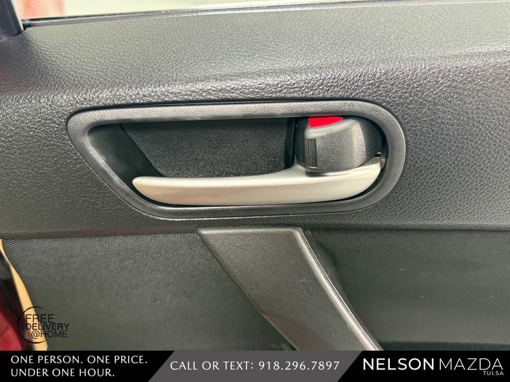 Used 2011 MAZDA MAZDA3 i Touring FWD image 39