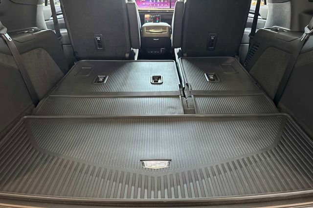 New 2026 Cadillac Escalade Sport AWD/4WD image 17