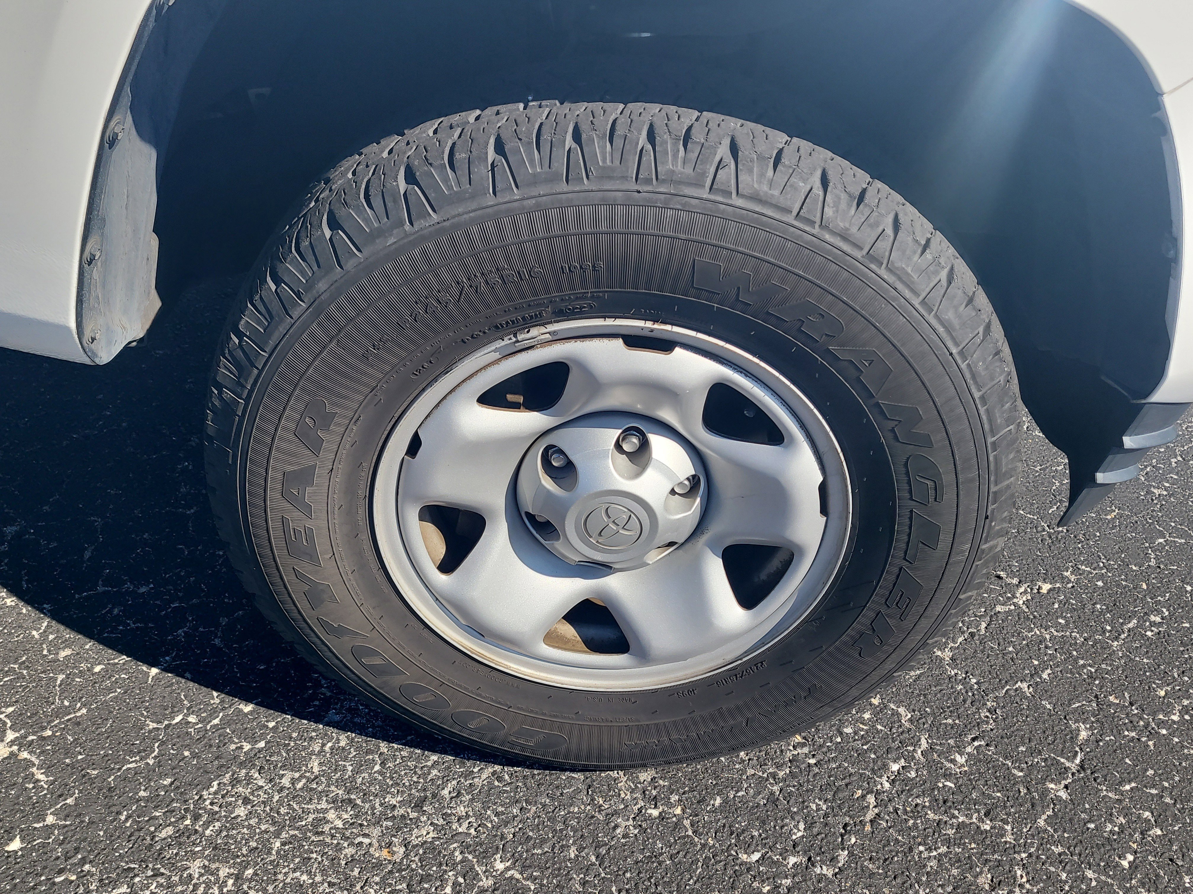 Used 2021 Toyota Tacoma SR w/ SR Convenience Package image 10