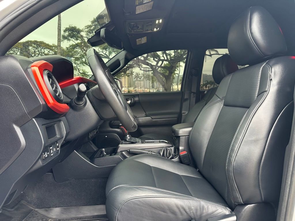 Used 2018 Toyota Tacoma TRD Sport AWD/4WD image 8