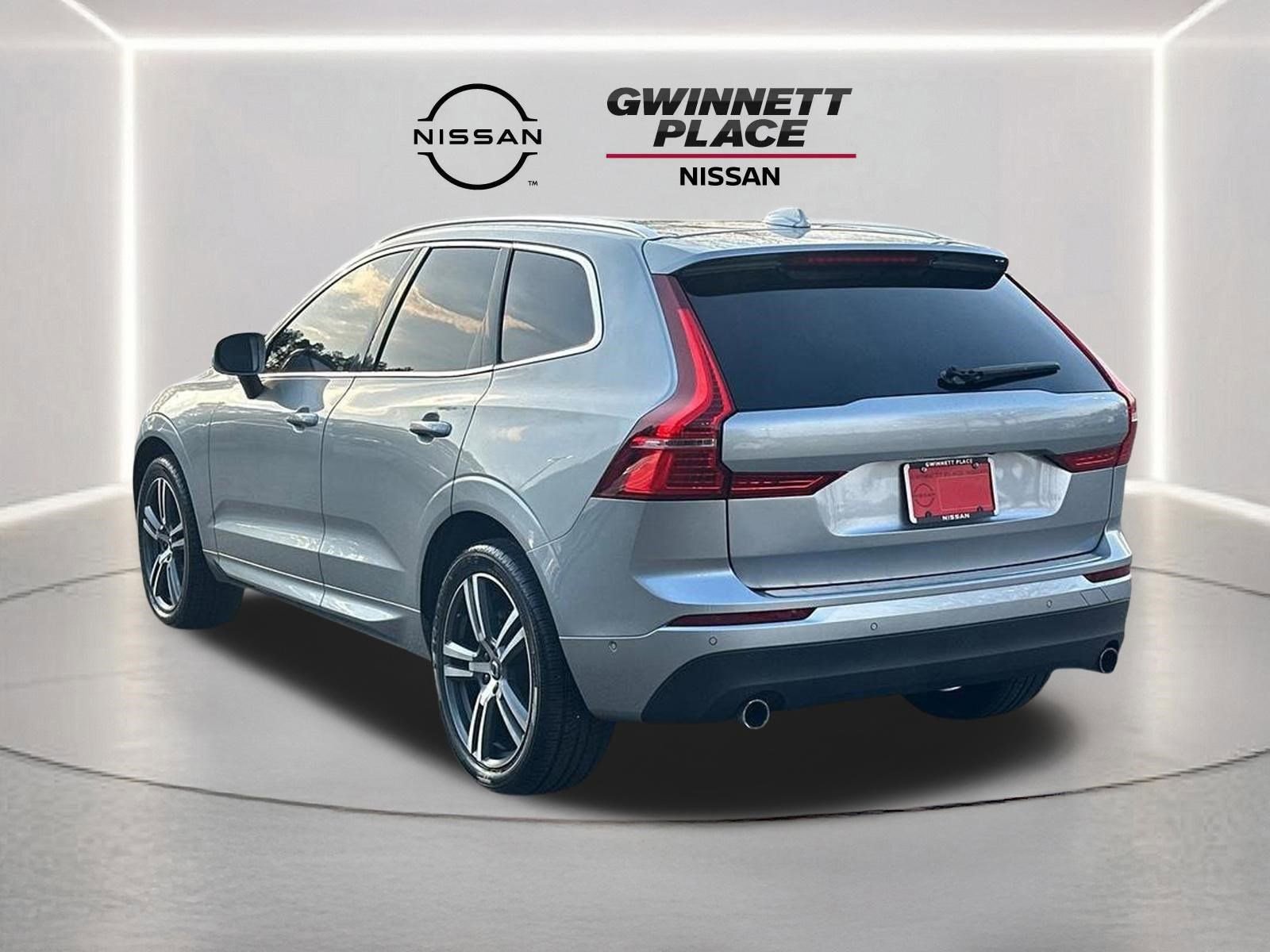 Used 2018 Volvo XC60 T5 Momentum w/ Convenience Package image 7