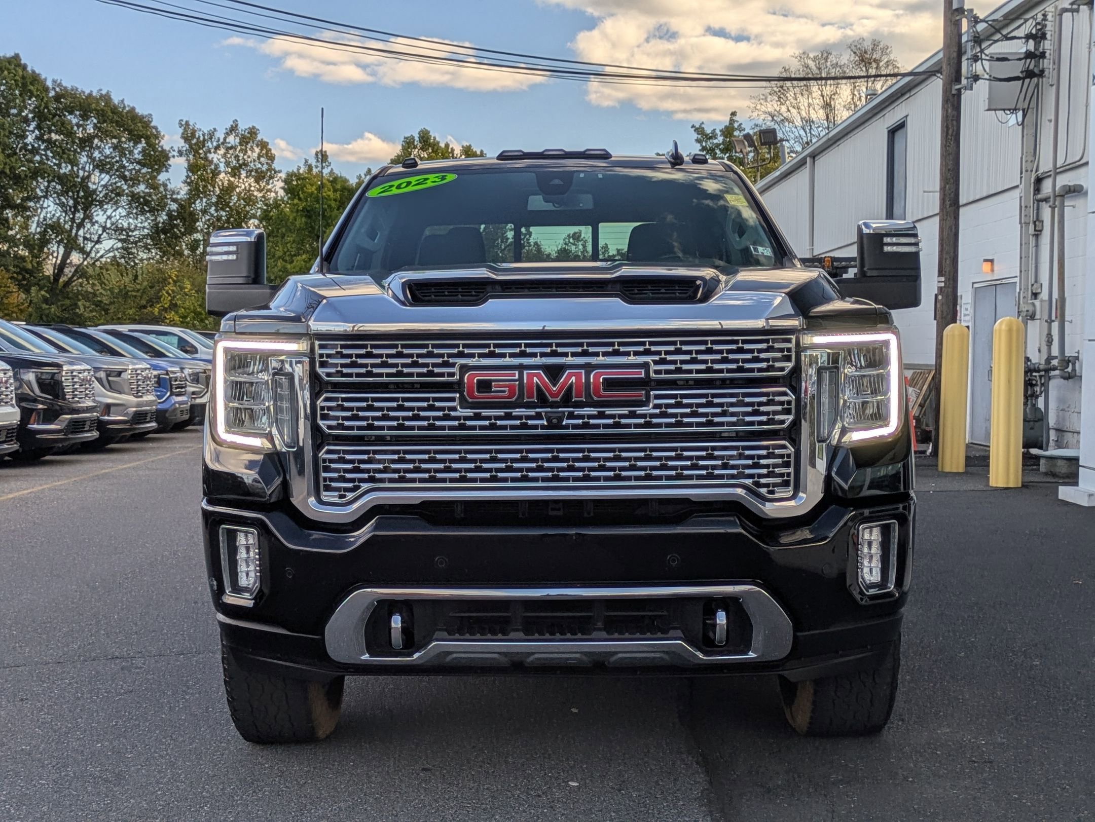 Used 2023 GMC Sierra 2500 Denali video 2