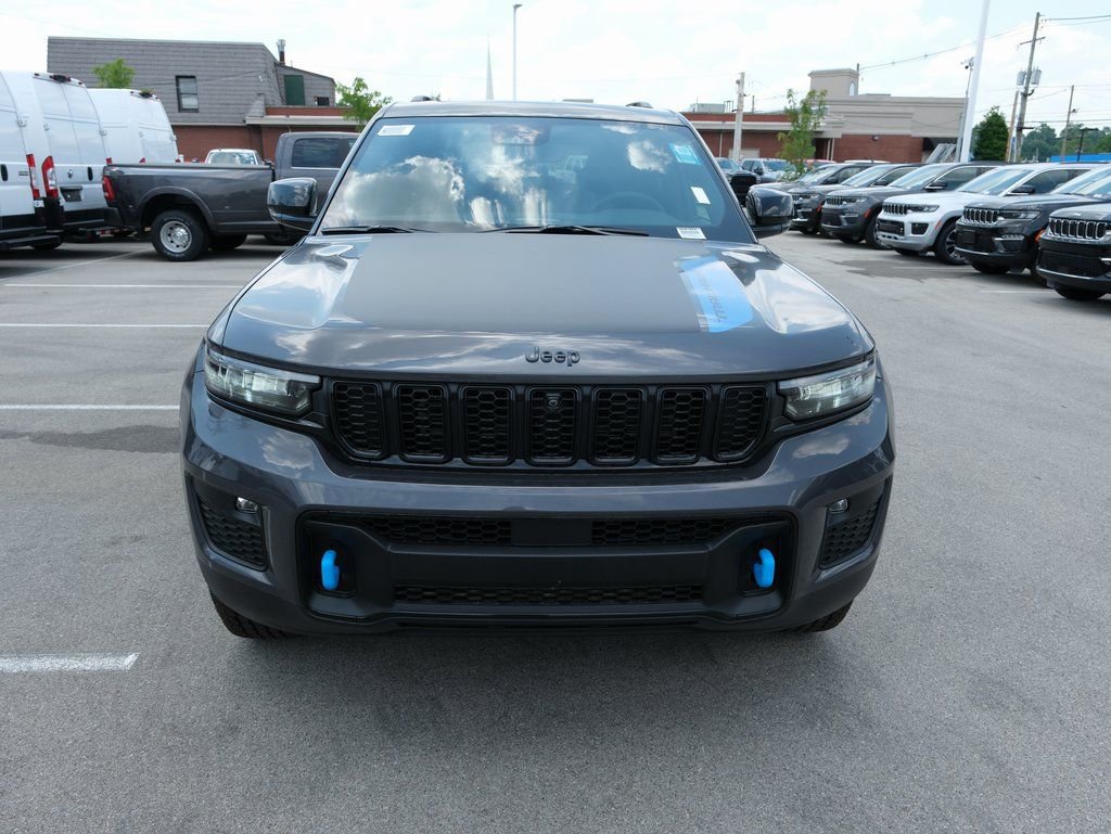 Used 2024 Jeep Grand Cherokee Trailhawk image 13