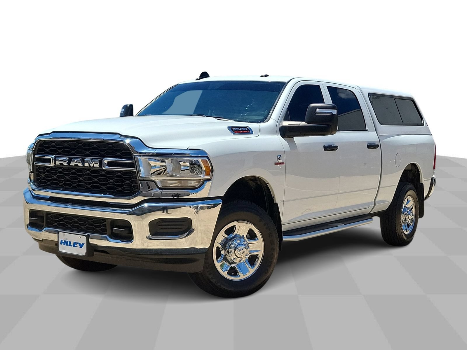 Used 2024 RAM 3500 Tradesman w/ Chrome Appearance Group AWD/4WD image 4