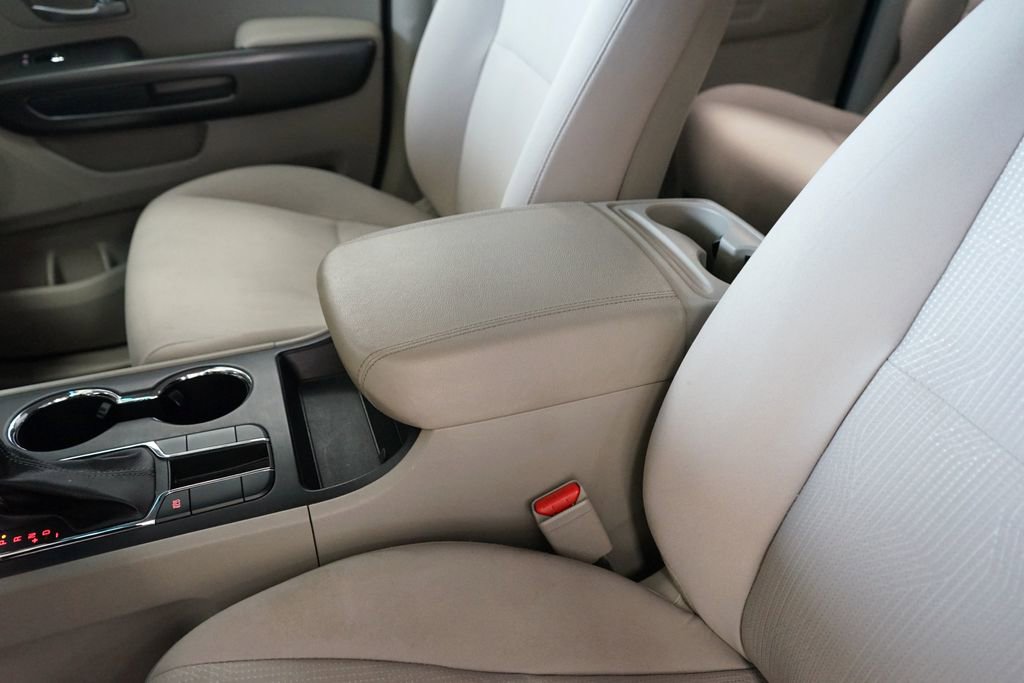 Used 2021 Kia Sedona LX image 28