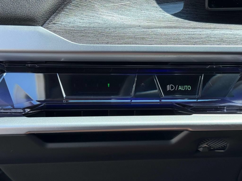 Used 2023 BMW 740i RWD image 28