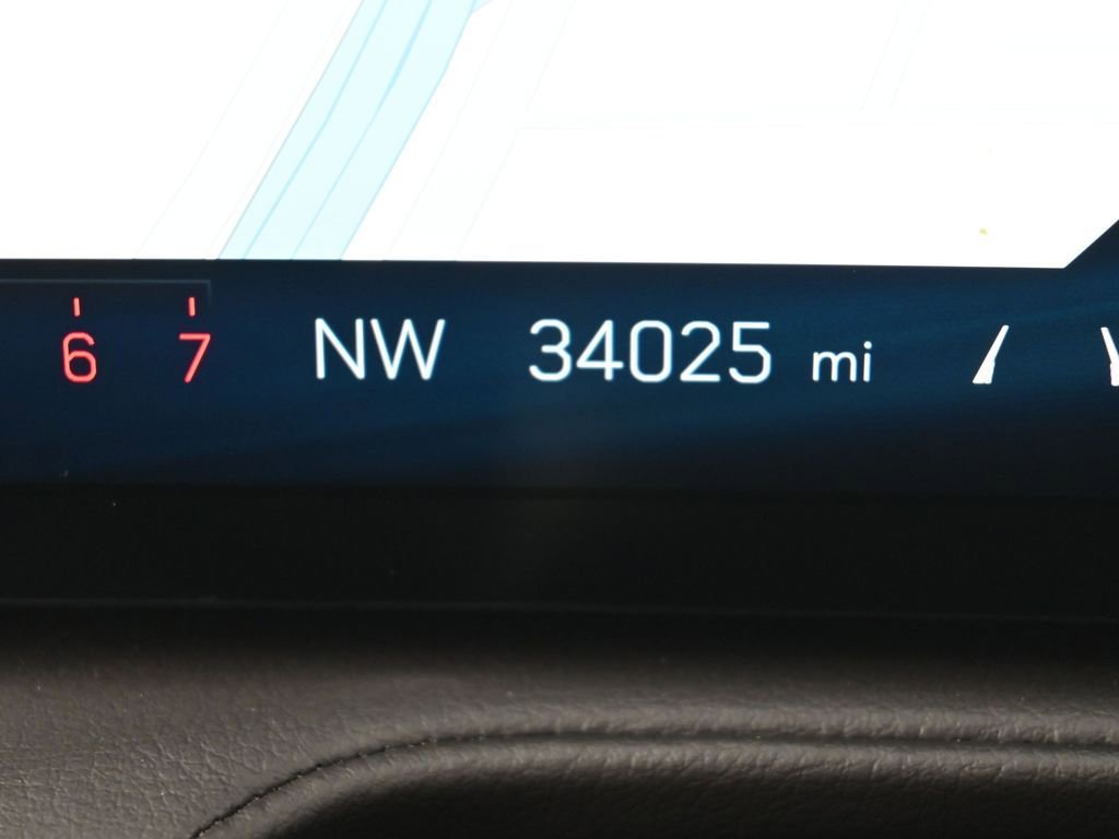 Used 2024 Cadillac XT4 Premium Luxury image 33