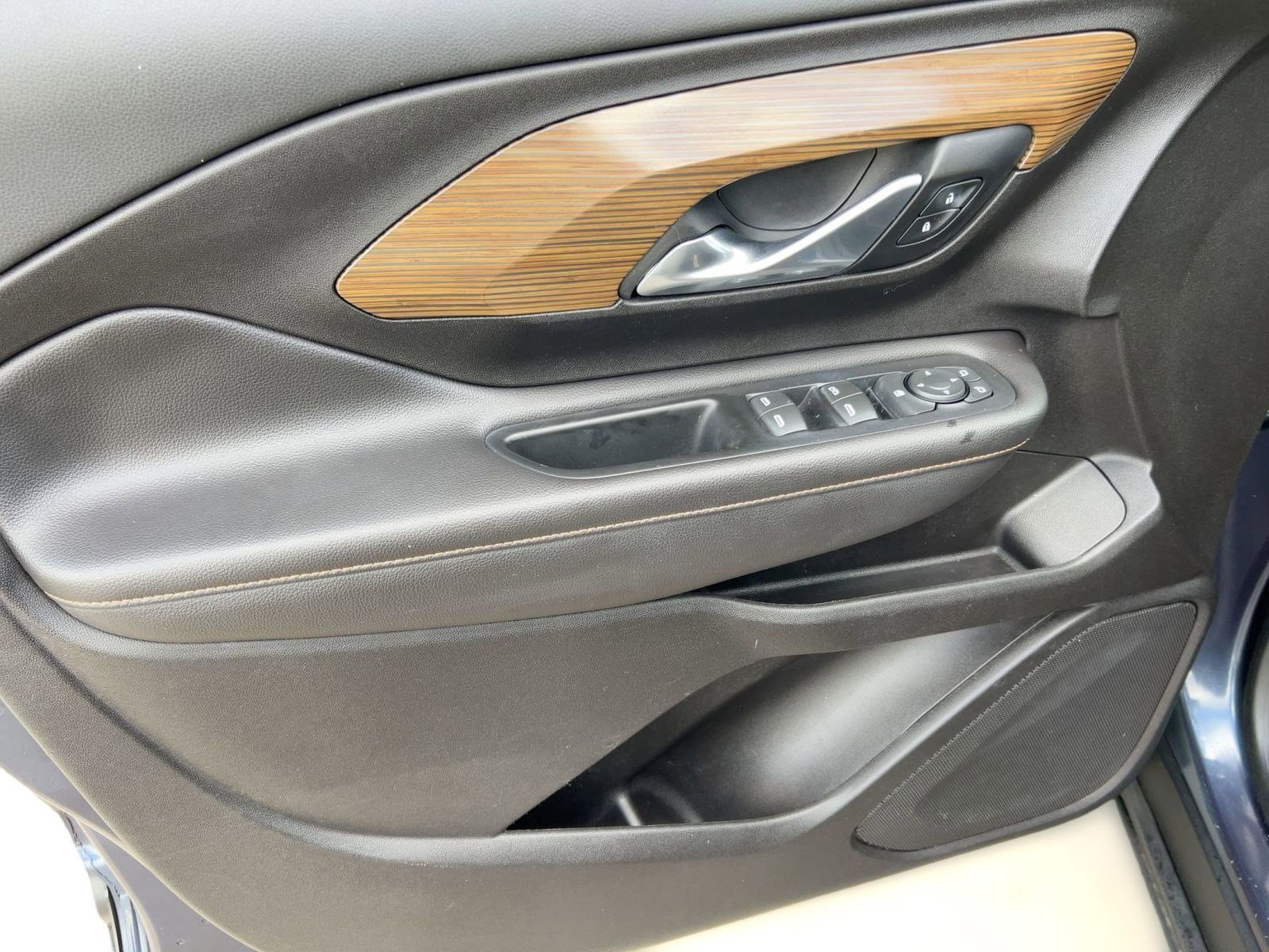 Used 2018 GMC Terrain SLE image 12