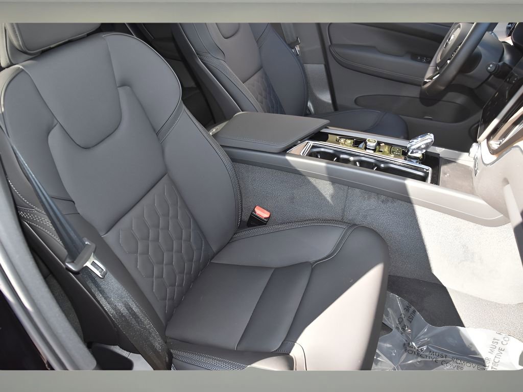 New 2026 Volvo XC60 B5 Plus w/ Protection Package Premier image 31