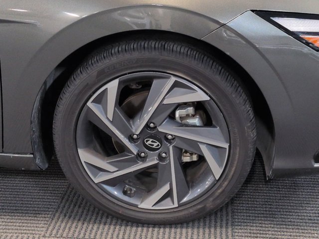 Used 2025 Hyundai Elantra SEL FWD image 10
