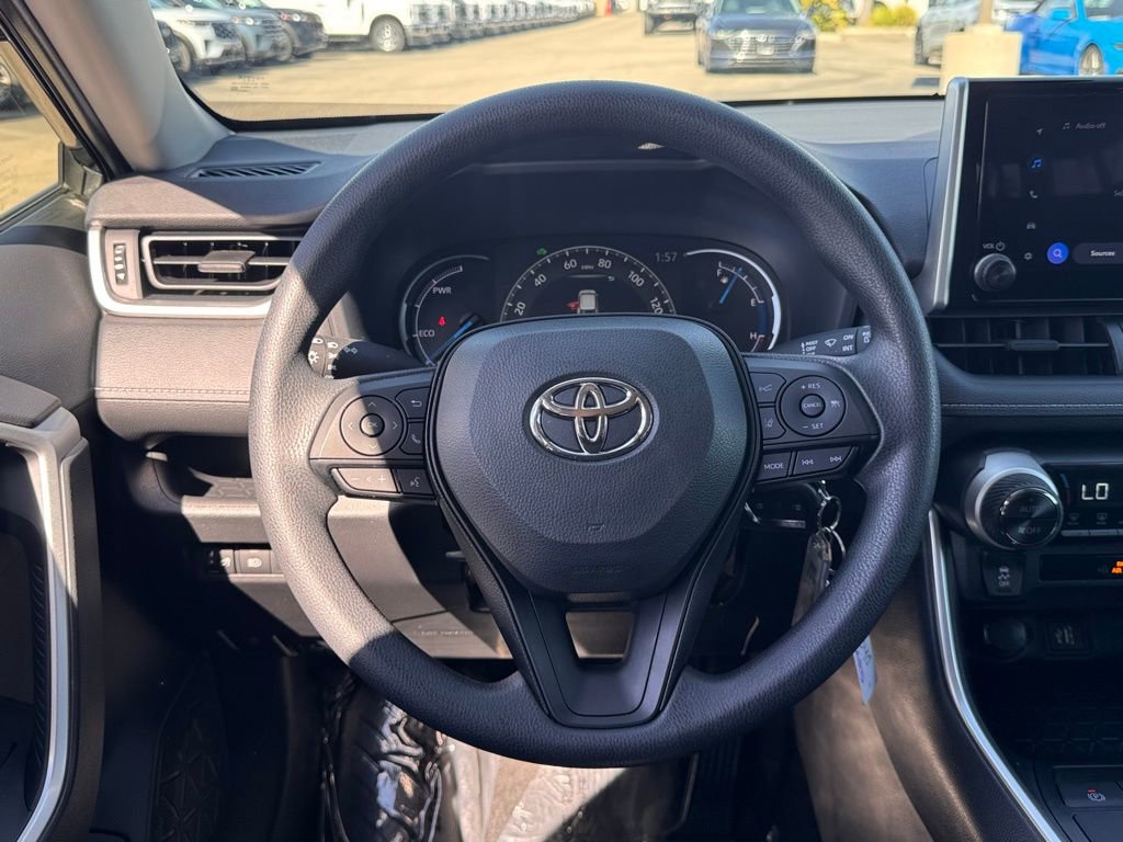 Used 2025 Toyota RAV4 LE image 21