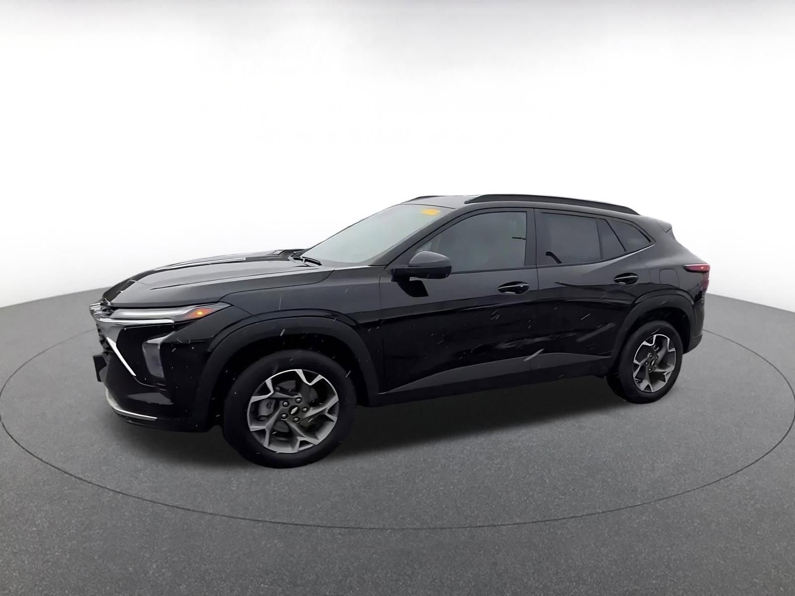 Used 2025 Chevrolet Trax LT w/ LT Convenience Package FWD image 8