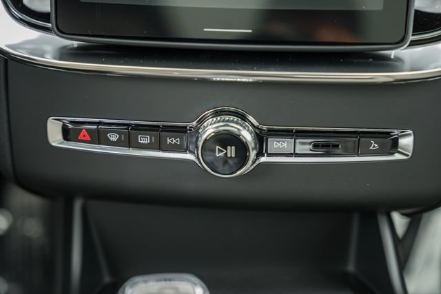 New 2026 Volvo XC90 T8 Plus w/ Protection Package Premier AWD/4WD image 23