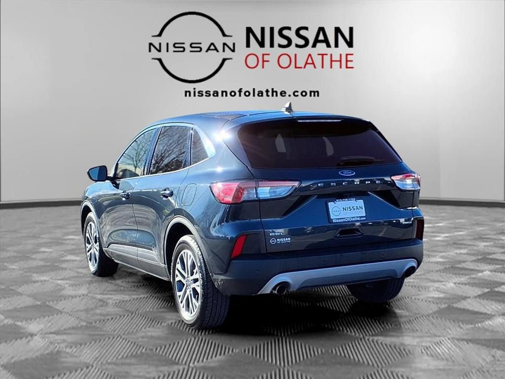 Used 2022 Ford Escape SEL w/ Technology Package image 3