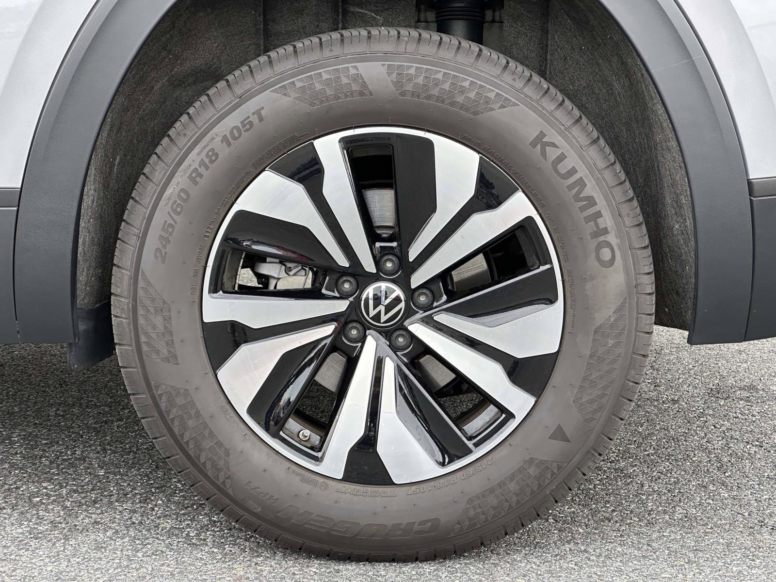 Used 2026 Volkswagen Atlas Cross Sport SE AWD/4WD image 16
