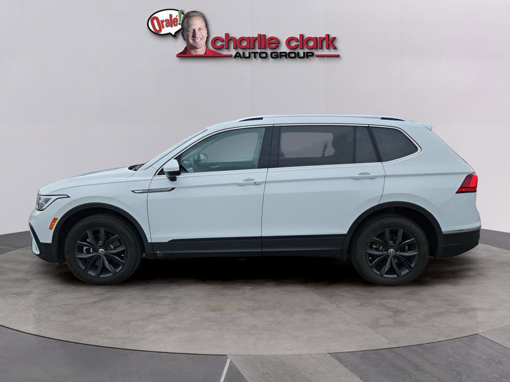 Used 2024 Volkswagen Tiguan SE image 3