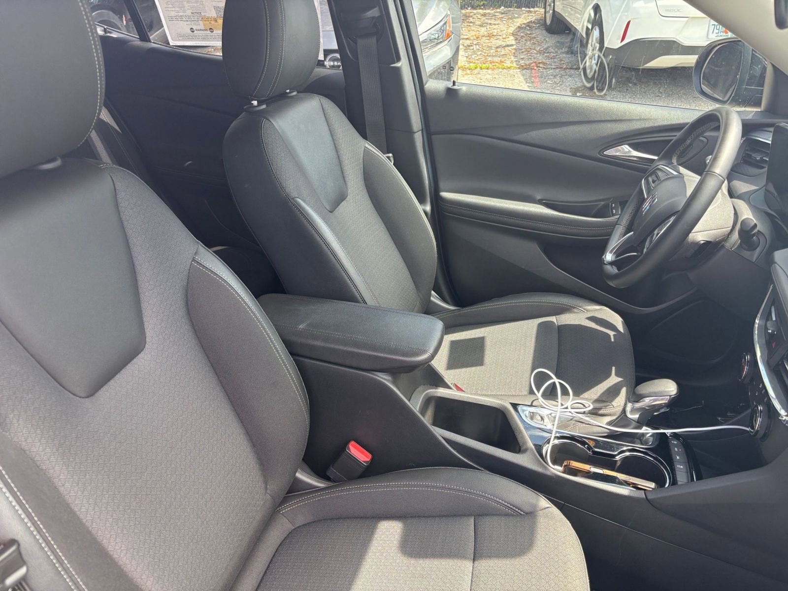 Used 2025 Buick Encore GX Preferred AWD/4WD image 31