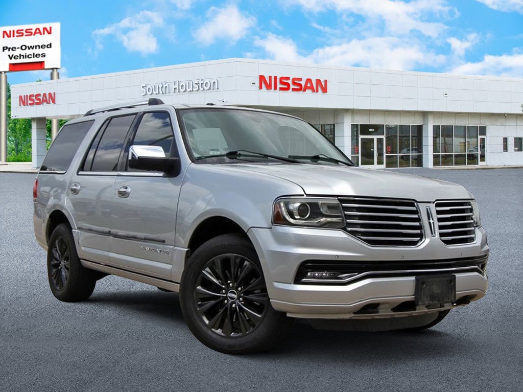 Used 2015 Lincoln Navigator 2WD image 1